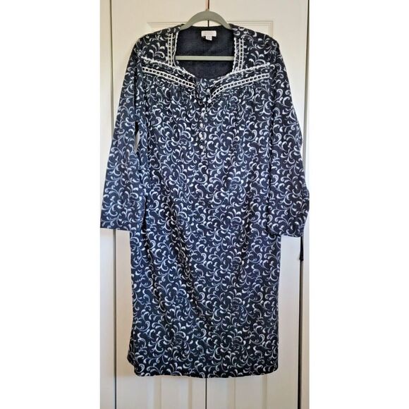 Celestial Dreams 3X Long Sleeve Fleece Long Night Gown ( 22-24w) Black/White - Picture 1 of 5